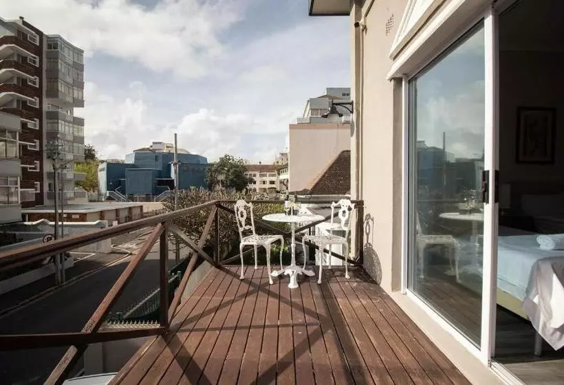 בית מלון כפרי Spring Tide Inn By Ctha