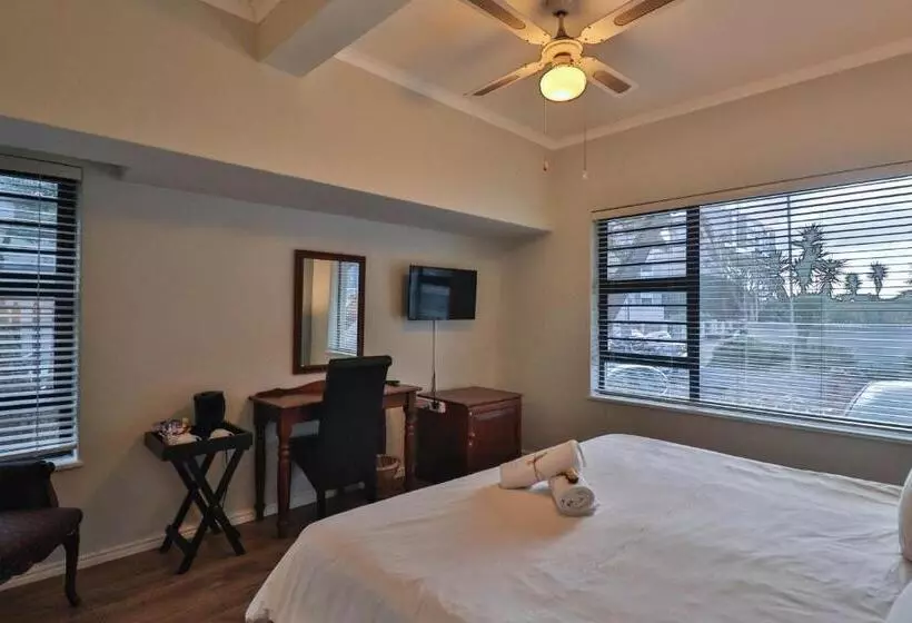 בית מלון כפרי Spring Tide Inn By Ctha