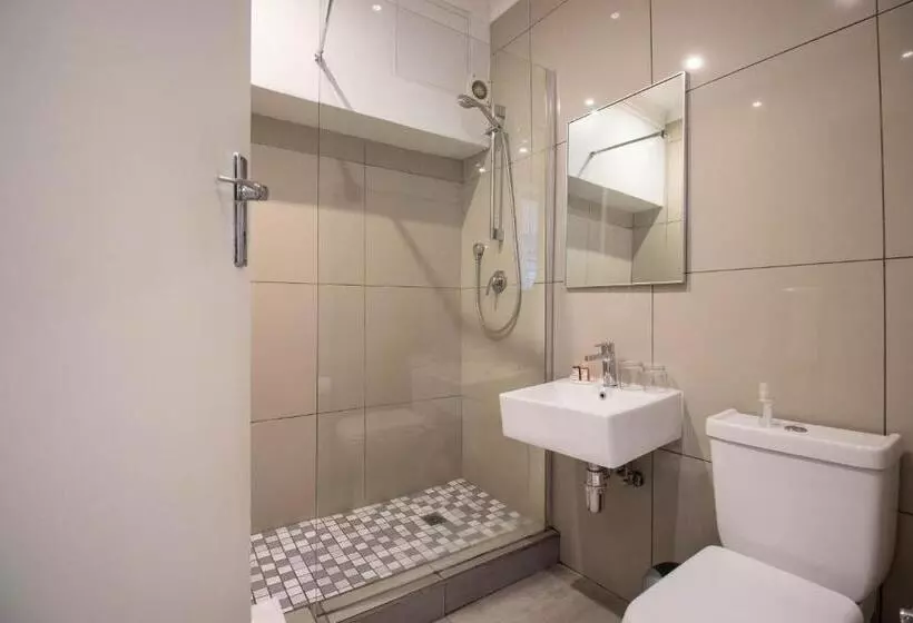 בית מלון כפרי Spring Tide Inn By Ctha