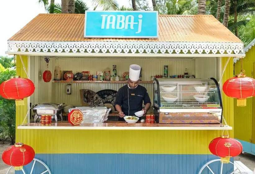 هتل The Ravenala Attitude