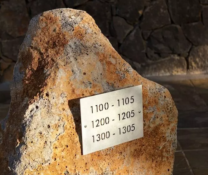 هتل The Ravenala Attitude