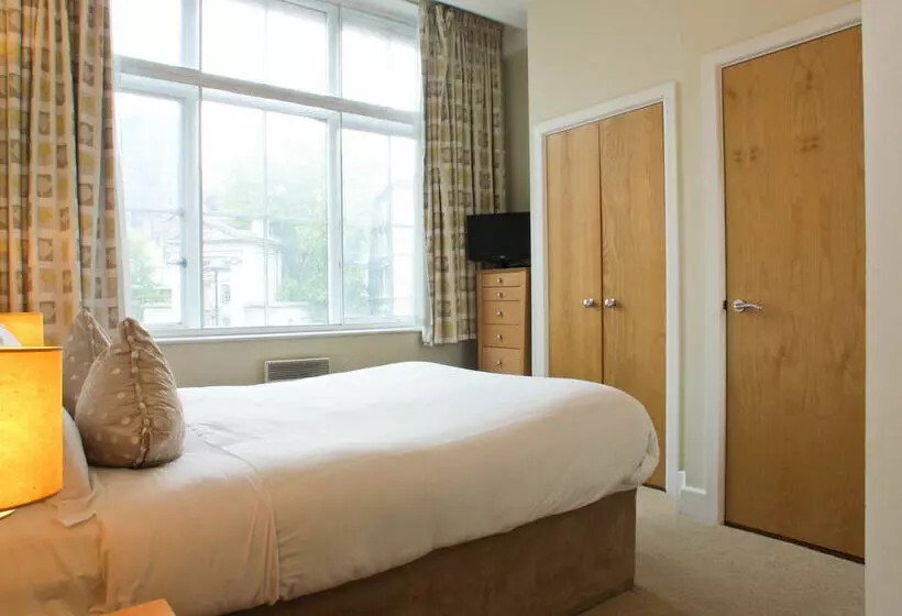 Bridgestreet Market View