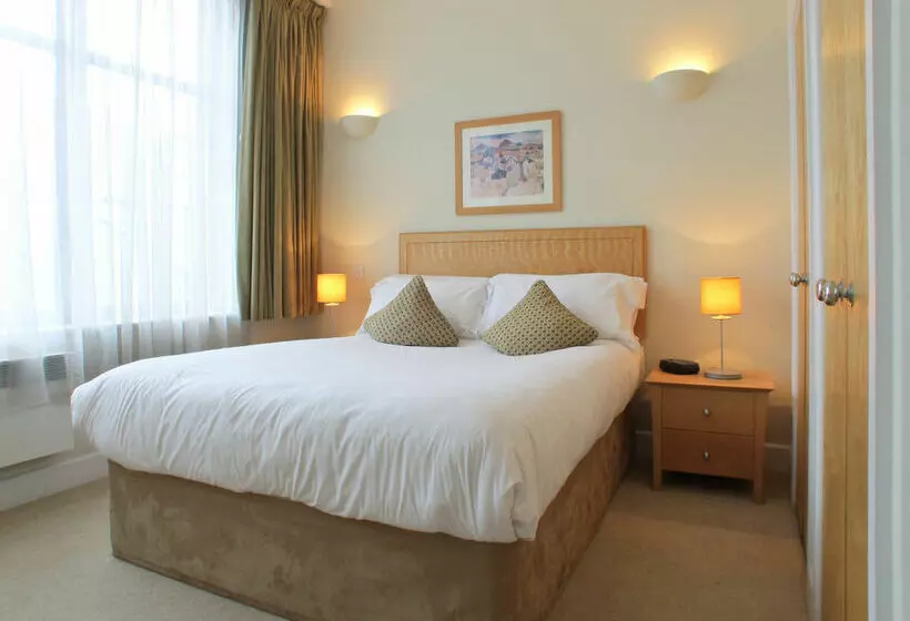 Bridgestreet Market View