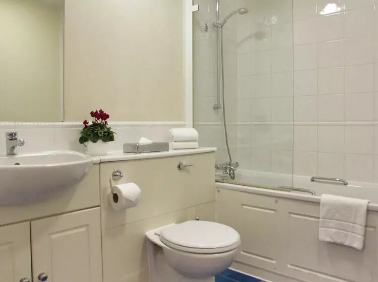 Bridgestreet Market View