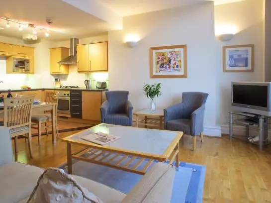 Bridgestreet Market View