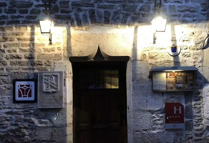 هتل Abbaye De Maizieres