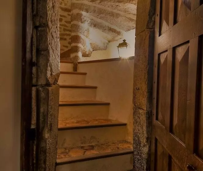 هتل Abbaye De Maizieres