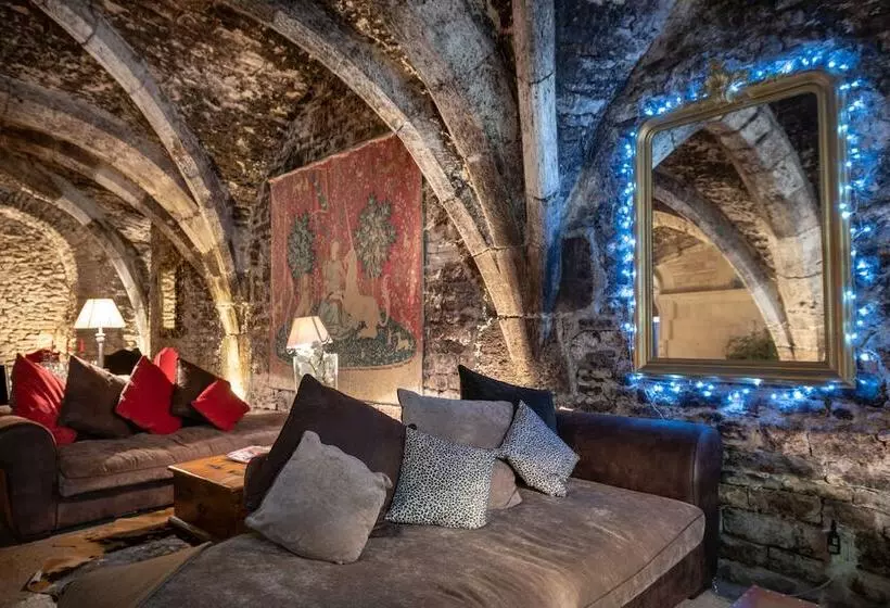 هتل Abbaye De Maizieres