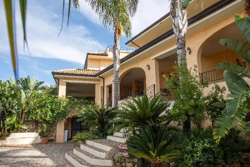 Отель Cannamele Resort