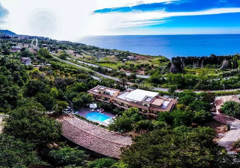 Отель Cannamele Resort