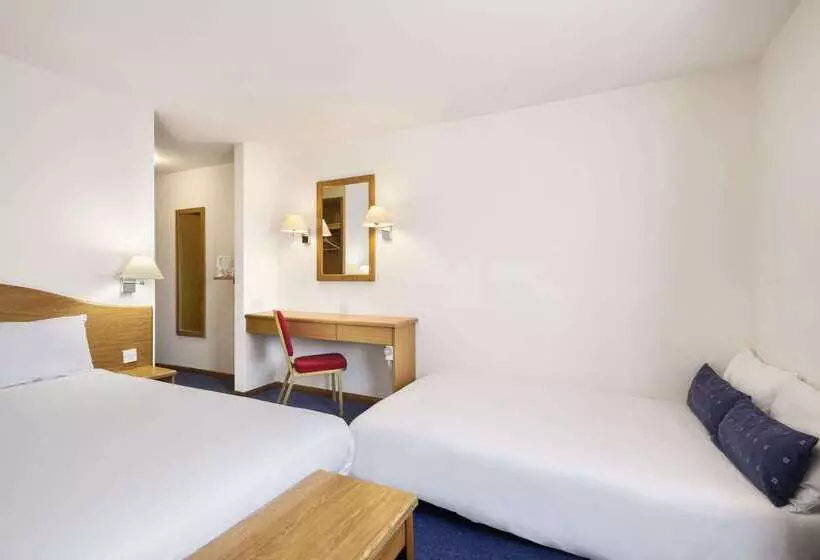 호텔 Days Inn By Wyndham Telford Ironbridge