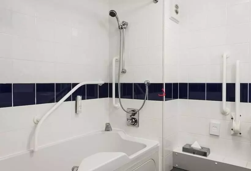 호텔 Days Inn By Wyndham Telford Ironbridge