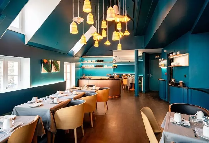 Отель De La Cite