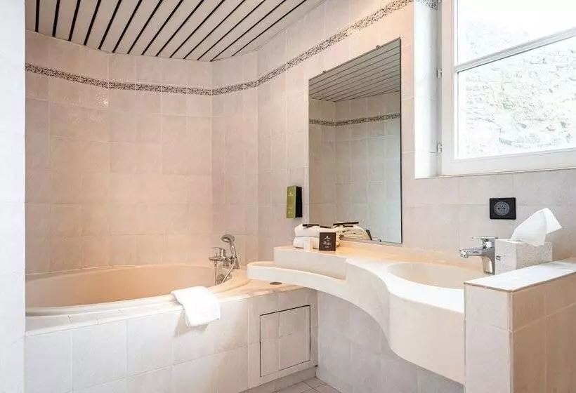 Отель De La Cite