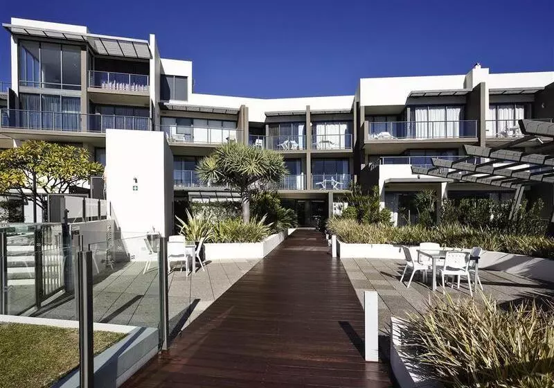 Отель East Perth Suites