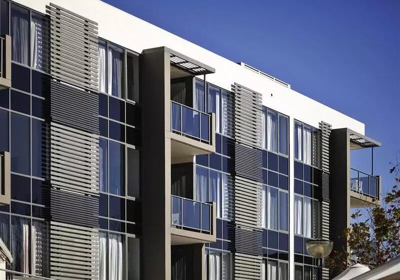 Отель East Perth Suites