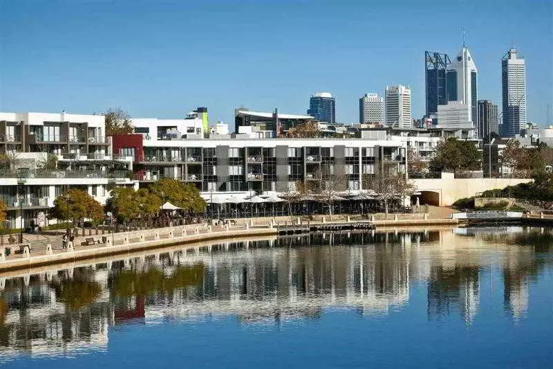Отель East Perth Suites