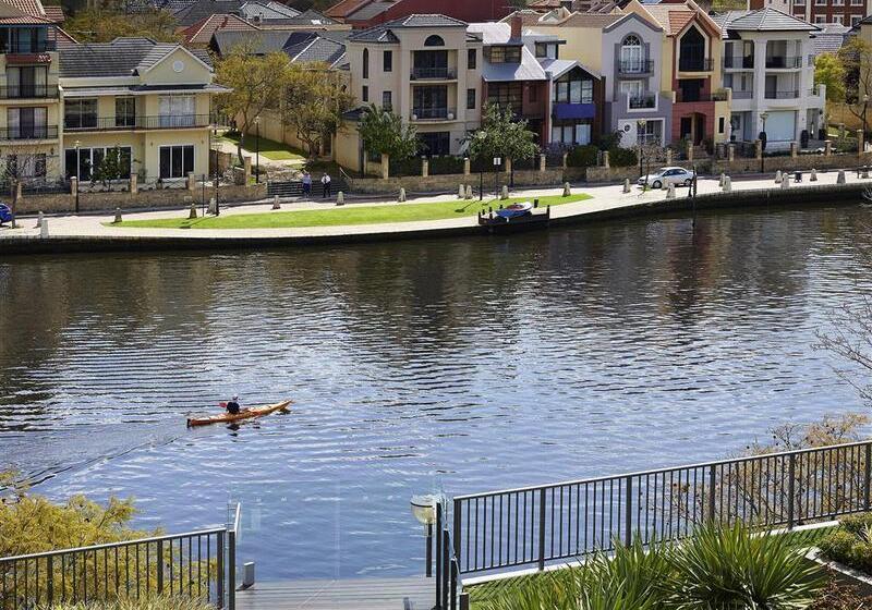 酒店 East Perth Suites