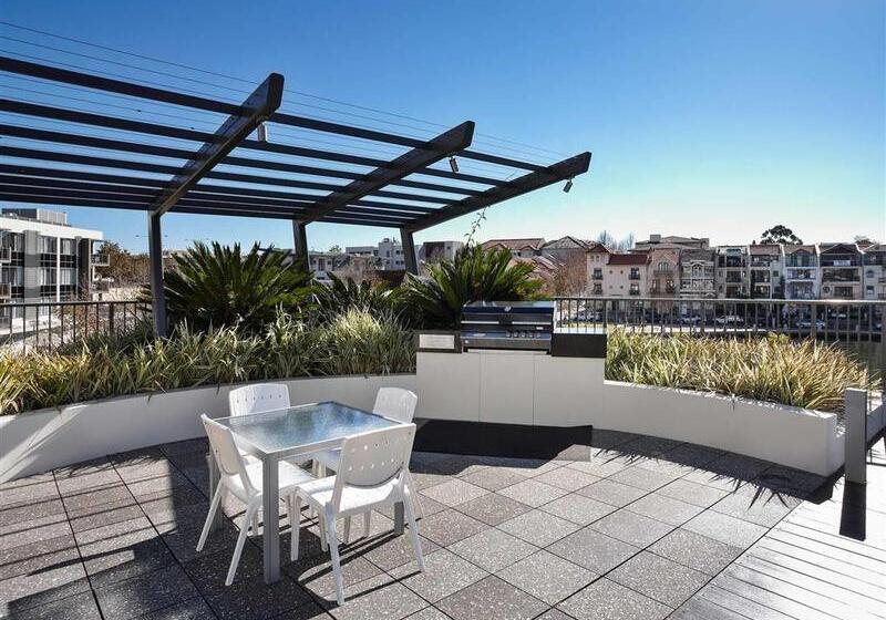 酒店 East Perth Suites