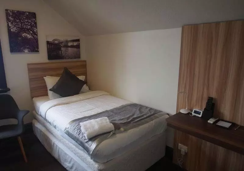 فندق Glenferrie Lodge