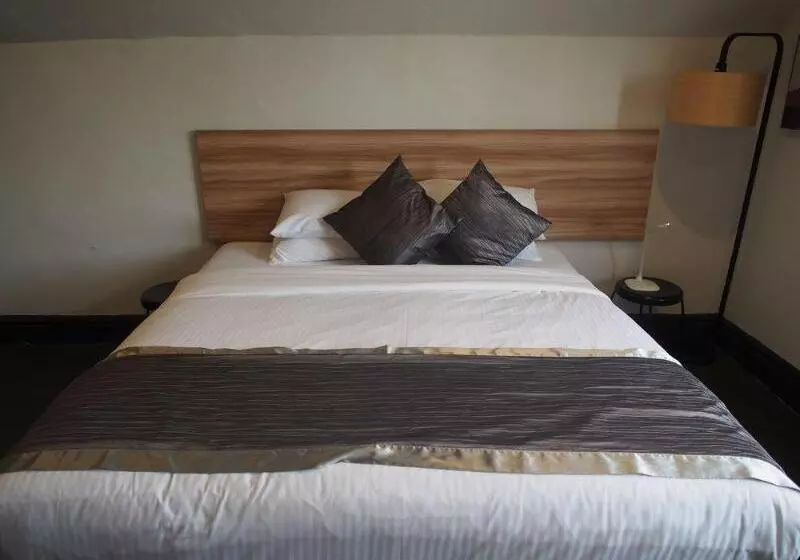 فندق Glenferrie Lodge