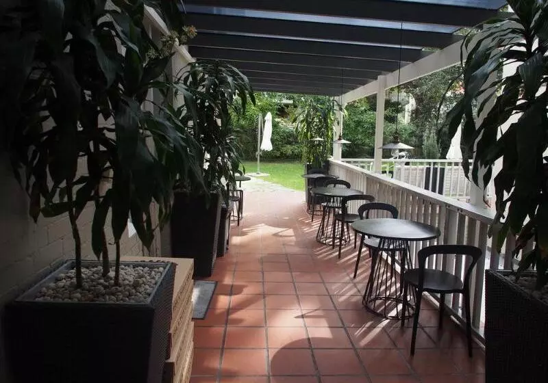 فندق Glenferrie Lodge