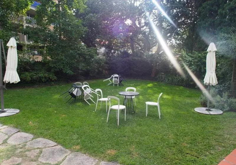 فندق Glenferrie Lodge