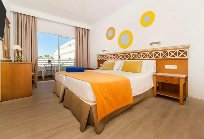 هتل Globales Pionero