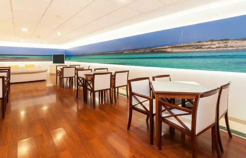 هتل Globales Pionero