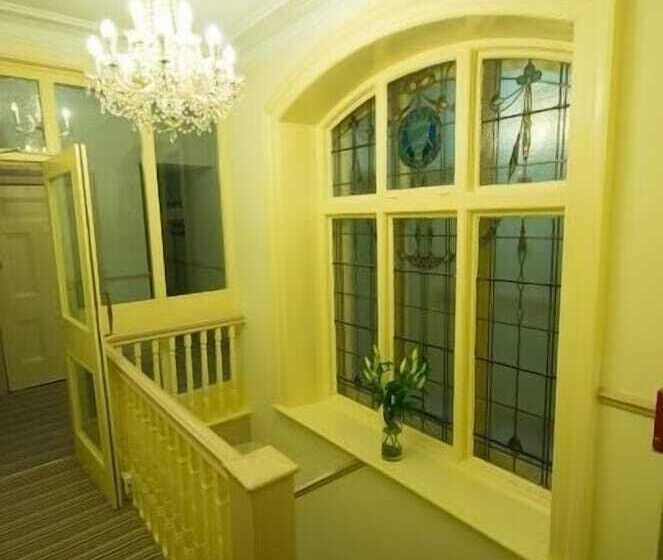 בית מלון כפרי Heath Cottage