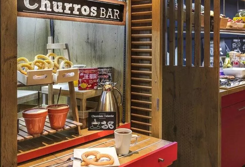 فندق Ibis Barcelona Molins De Rei