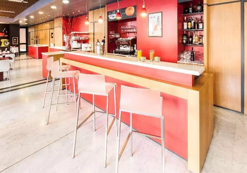 בית מלון כפרי Ibis Roma Fiera