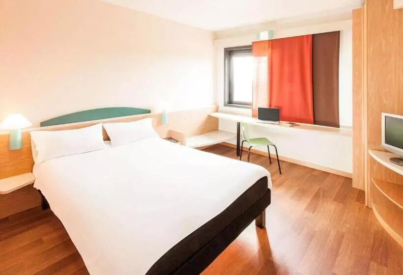 בית מלון כפרי Ibis Roma Fiera