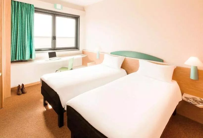 בית מלון כפרי Ibis Roma Fiera