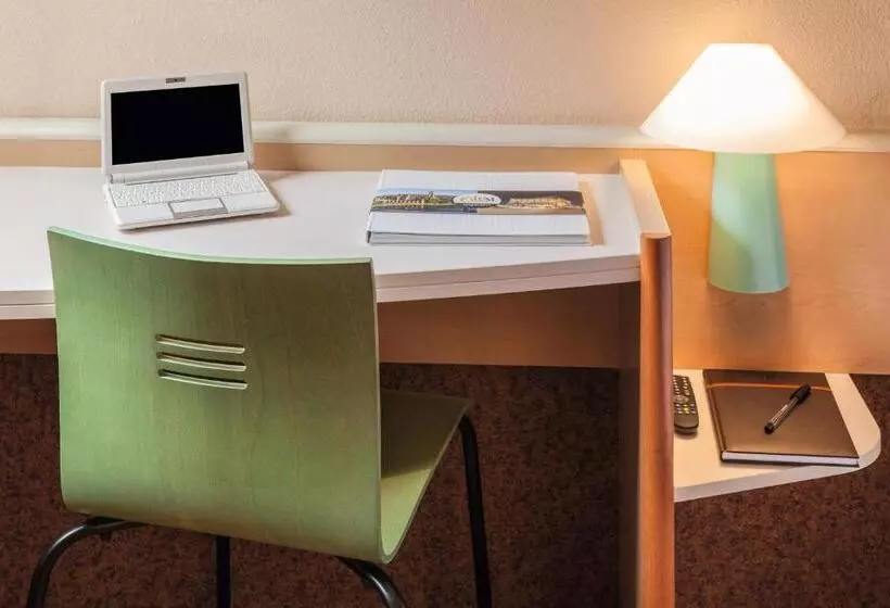 בית מלון כפרי Ibis Roma Fiera