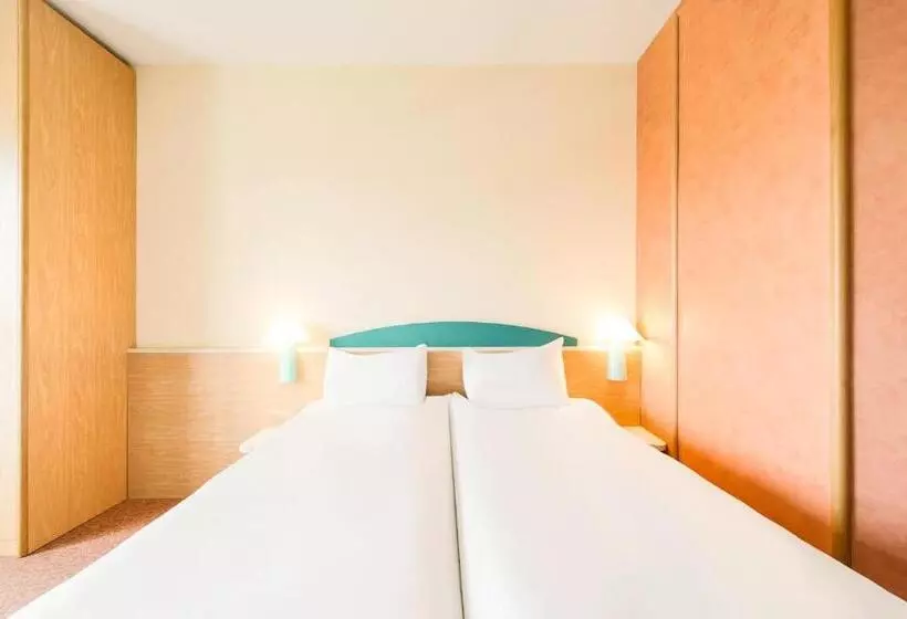 בית מלון כפרי Ibis Roma Fiera