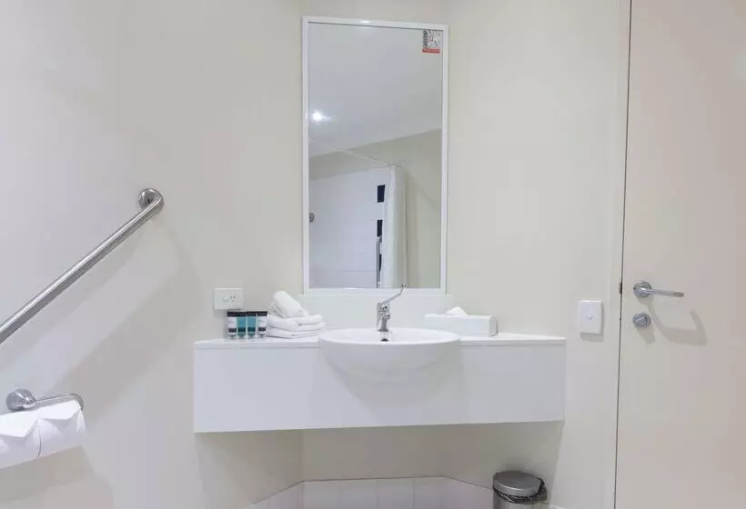 Отель Mercure Brisbane Garden City