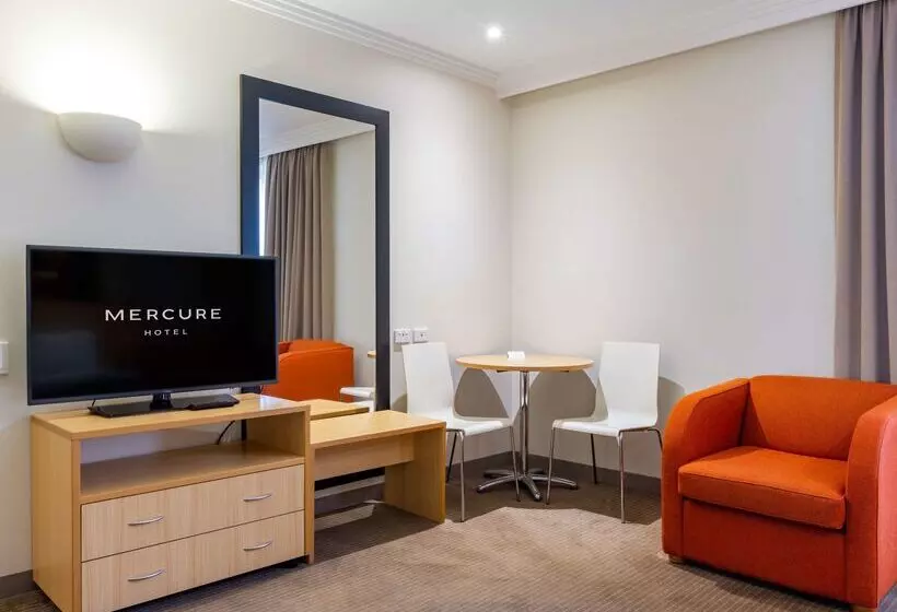 Отель Mercure Brisbane Garden City