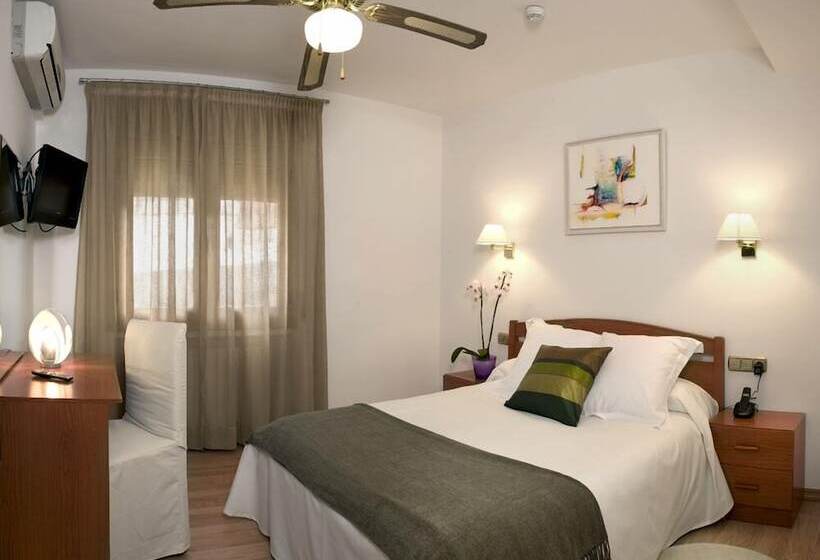 هتل Porta D'Alella