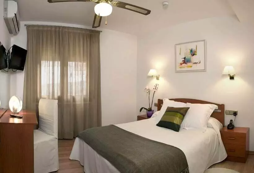 בית מלון כפרי Porta D'Alella