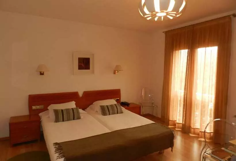 בית מלון כפרי Porta D'Alella