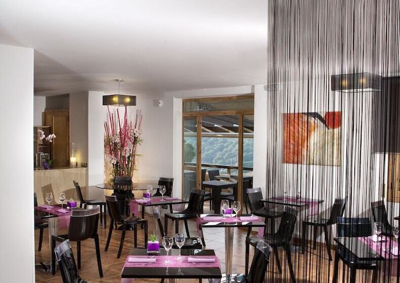 هتل Porta D'Alella