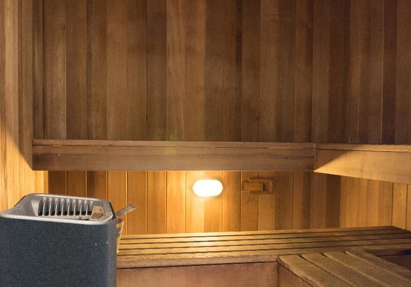 בית מלון כפרי Quest Cronulla Beach