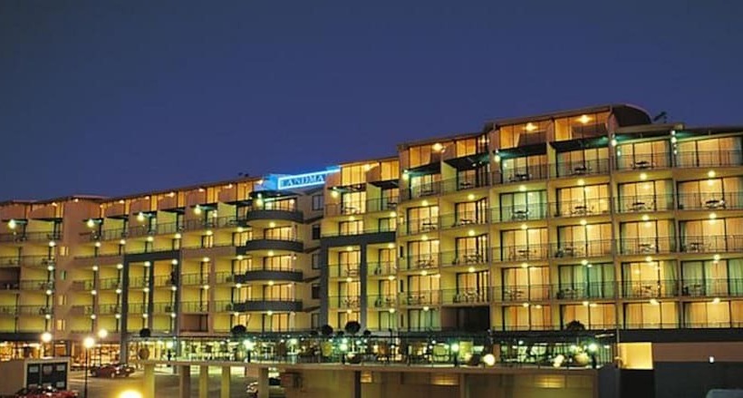 בית מלון כפרי Landmark Resort