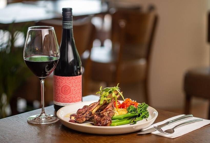 בית מלון כפרי Landmark Resort