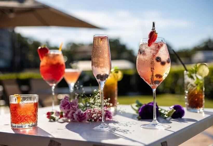 בית מלון כפרי Landmark Resort