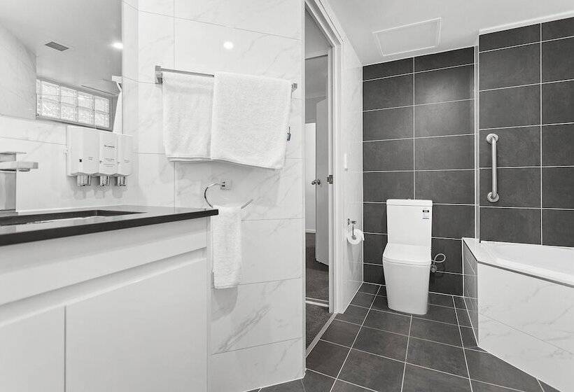 בית מלון כפרי Landmark Resort