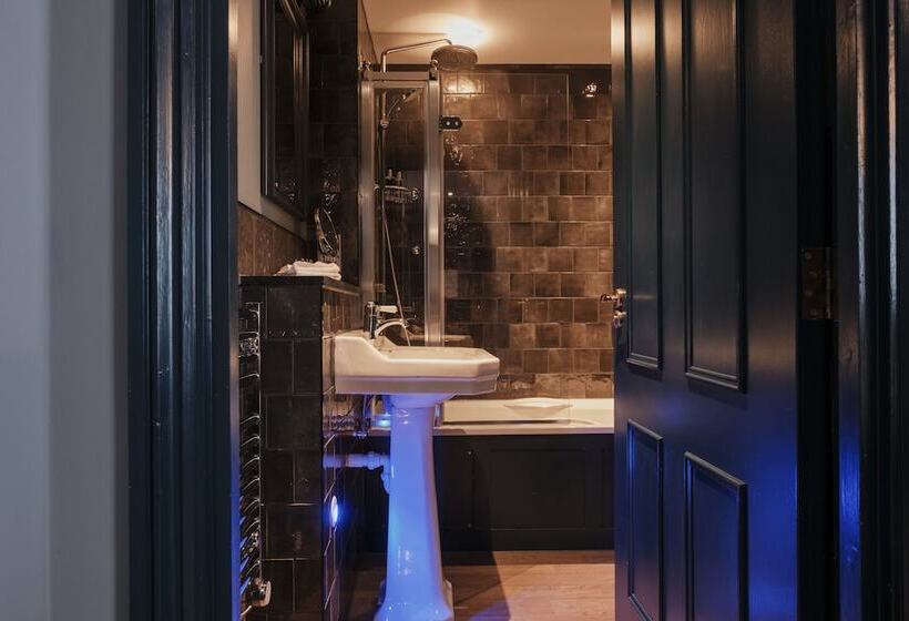 هتل The Sanctuary House