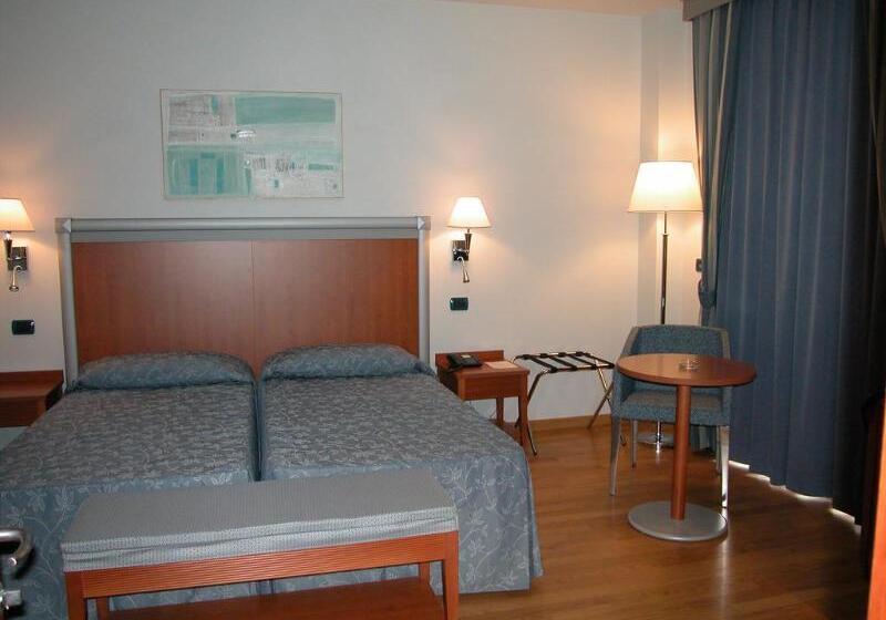 فندق West Florence