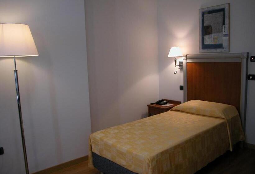 فندق West Florence